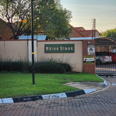 Townhouse For Sale in Mooikloof, Pretoria