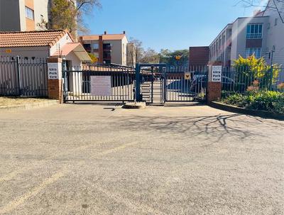 Apartment / Flat For Sale in Waterkloof Glen, Pretoria