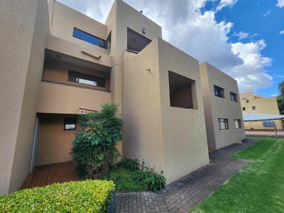 Apartment / Flat For Sale in Waterkloof Ridge, Pretoria