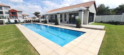 Apartment / Flat For Rent in Broadacres, Sandton