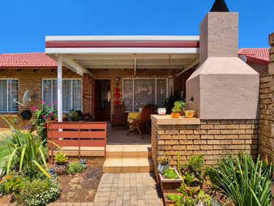 Townhouse For Sale in Magalieskruin, Pretoria
