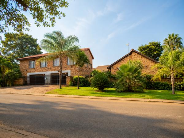 House For Sale in Heuweloord, Centurion